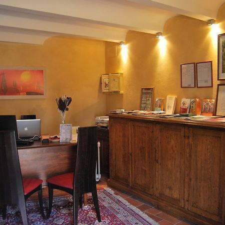 Borgo Dei Corsi Holiday House Reggiolo Екстериор снимка