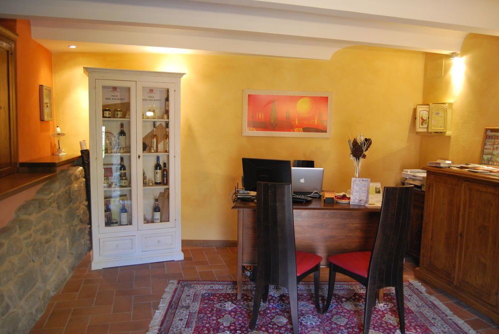 Borgo Dei Corsi Holiday House Reggiolo Екстериор снимка