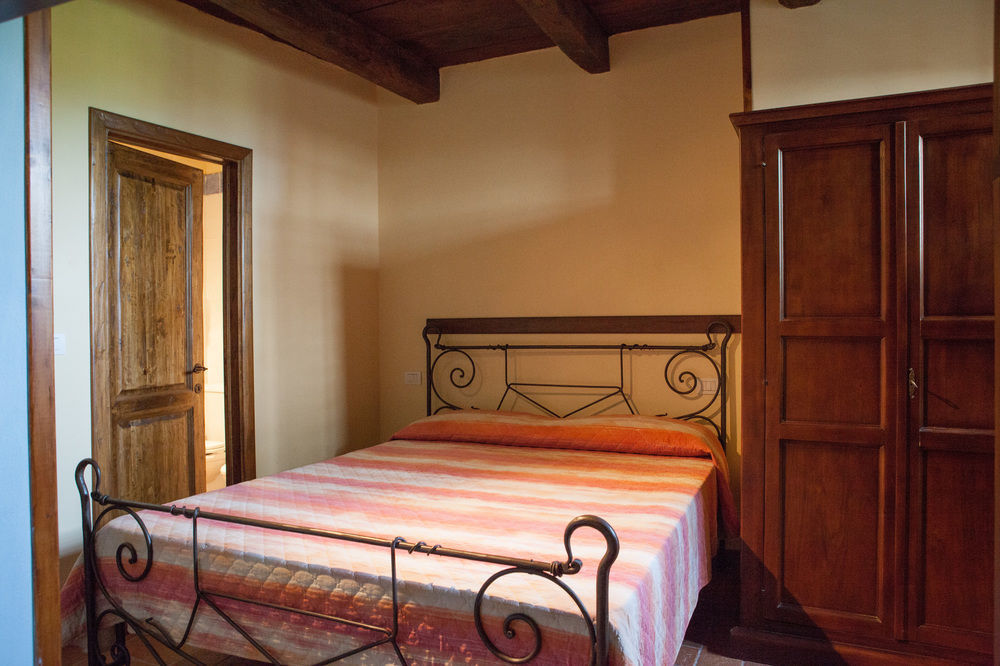 Borgo Dei Corsi Holiday House Reggiolo Екстериор снимка