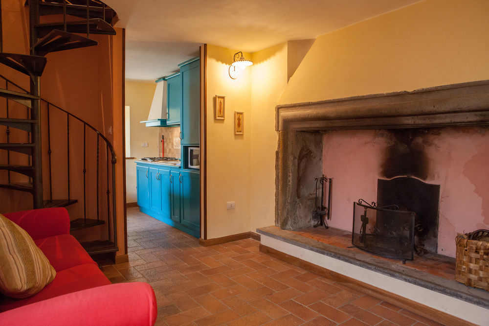 Borgo Dei Corsi Holiday House Reggiolo Екстериор снимка
