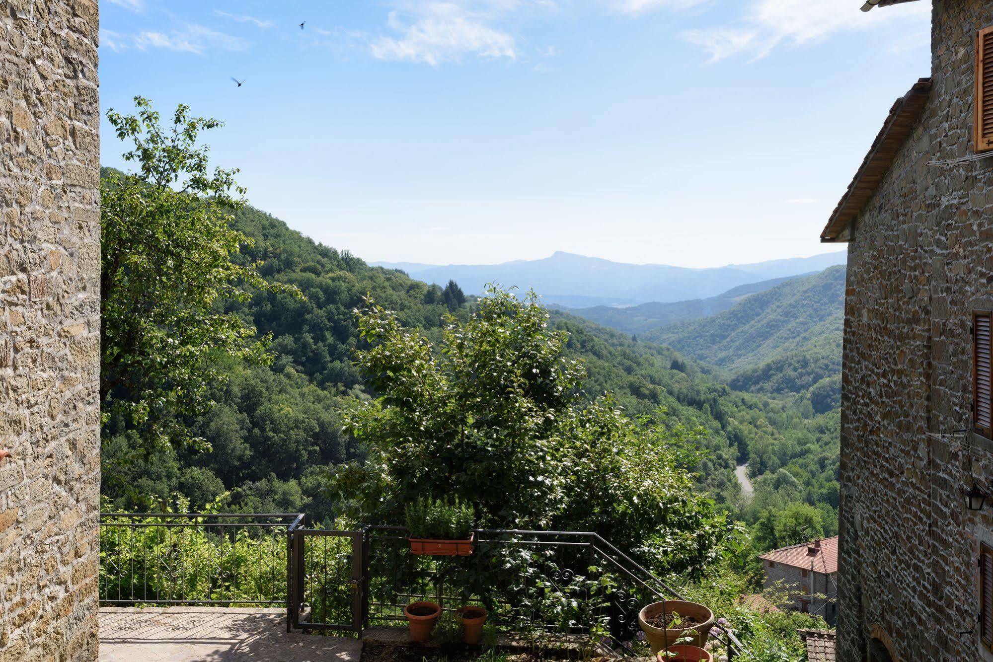 Borgo Dei Corsi Holiday House Reggiolo Екстериор снимка