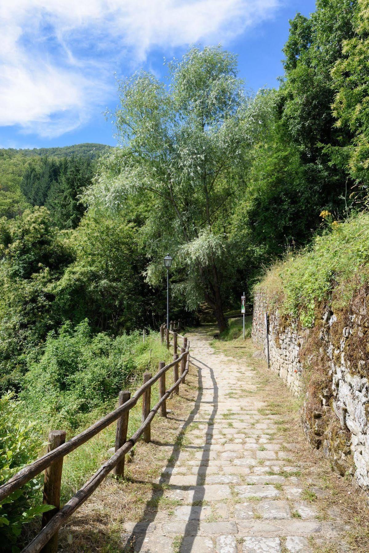 Borgo Dei Corsi Holiday House Reggiolo Екстериор снимка