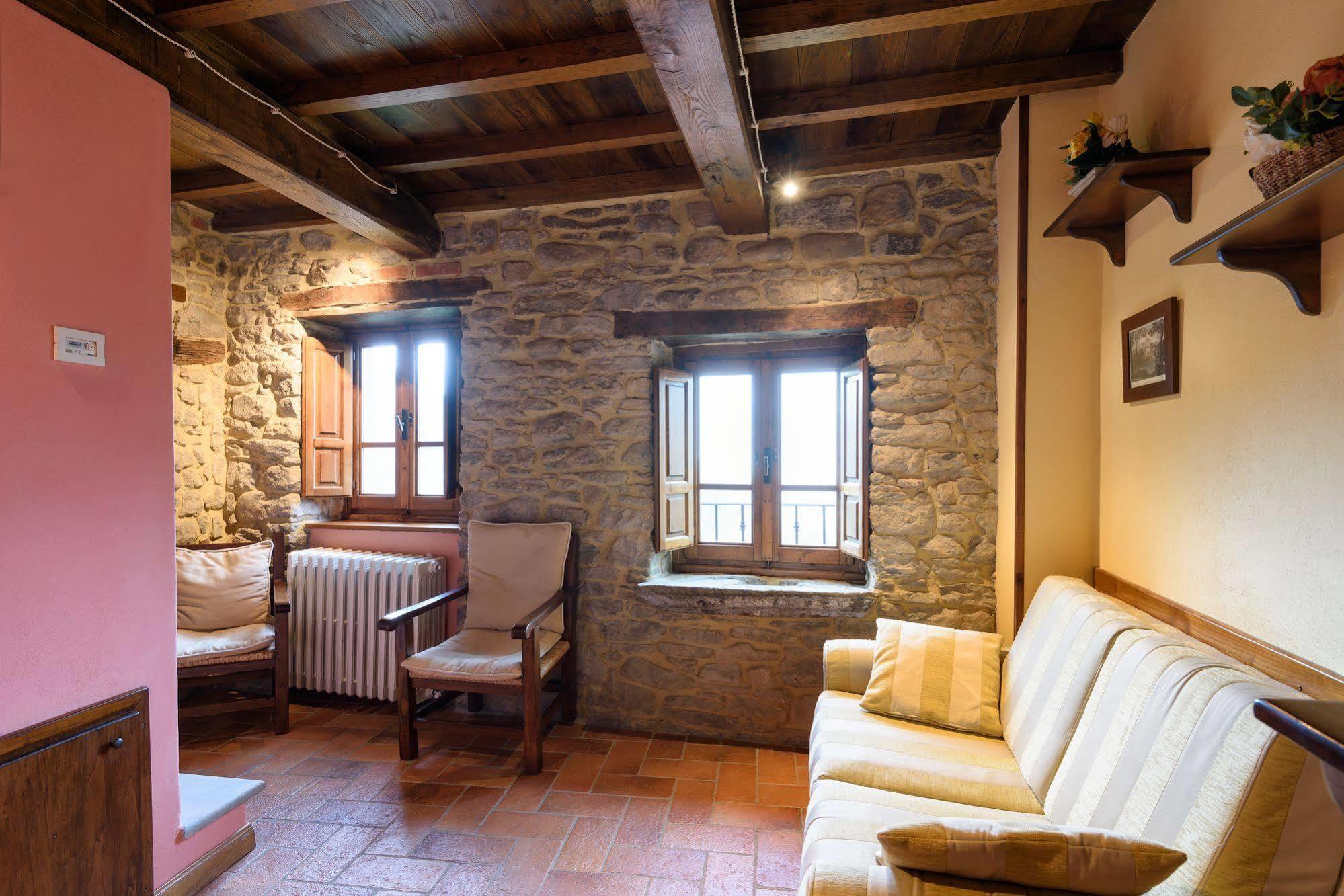 Borgo Dei Corsi Holiday House Reggiolo Екстериор снимка