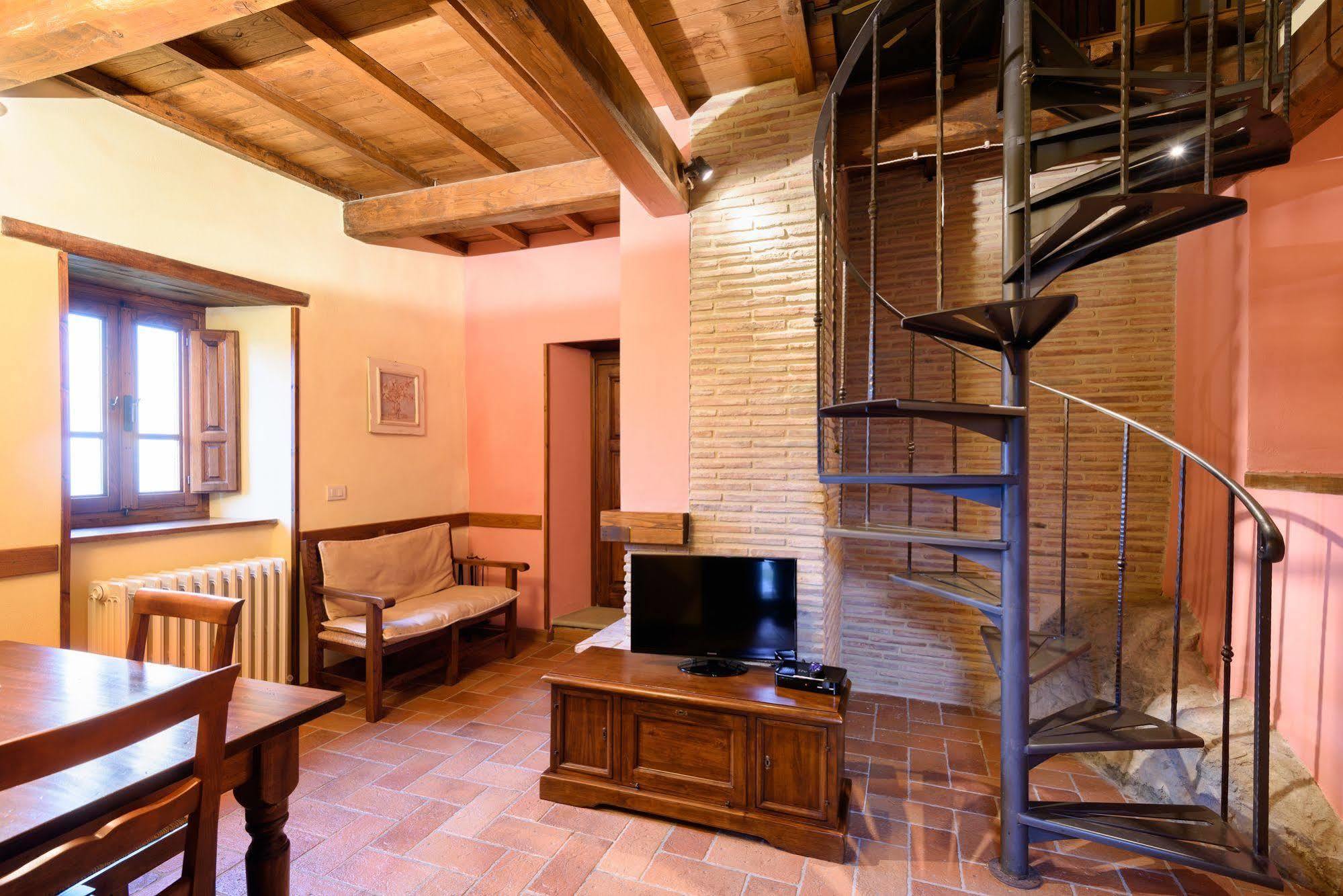 Borgo Dei Corsi Holiday House Reggiolo Екстериор снимка