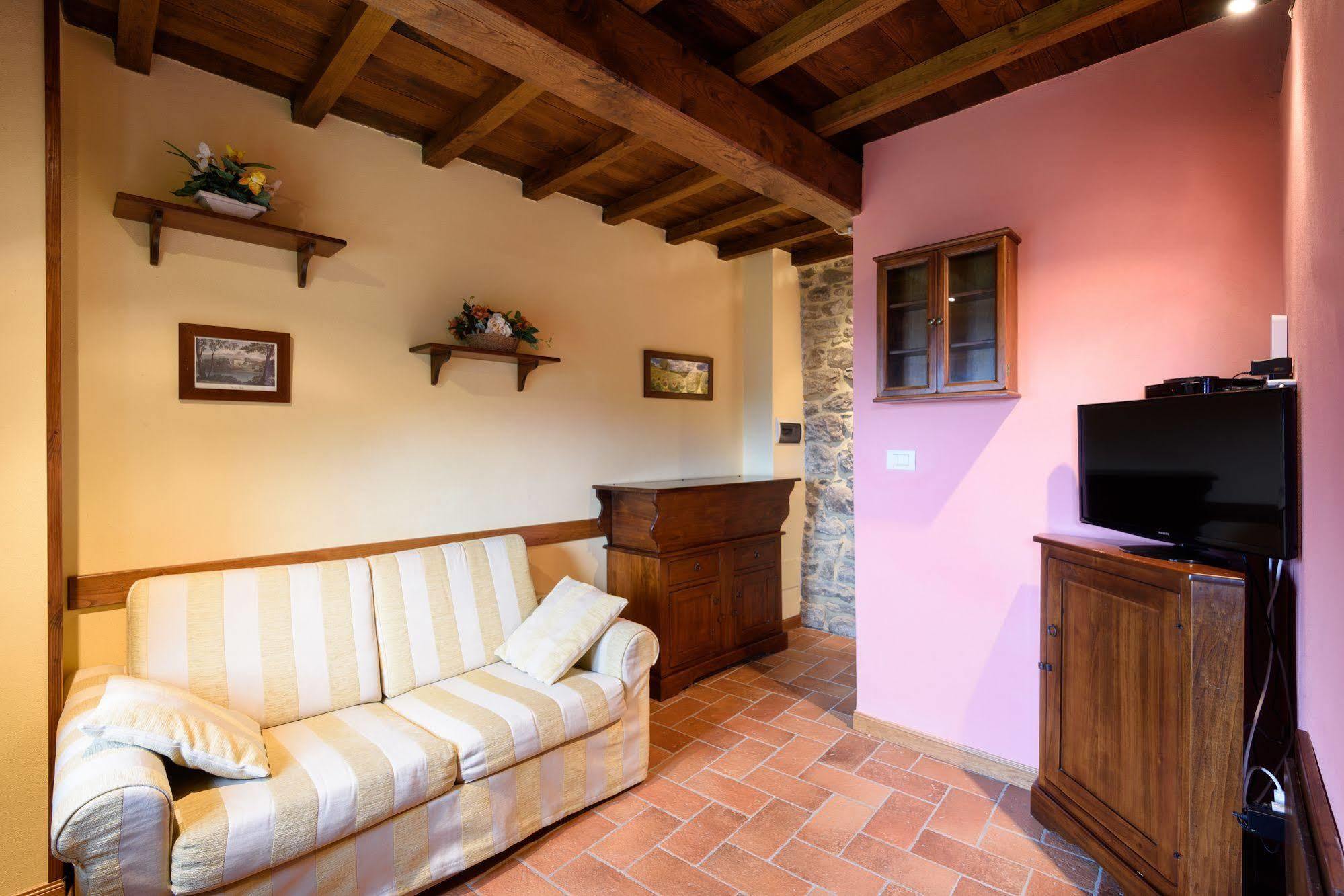 Borgo Dei Corsi Holiday House Reggiolo Екстериор снимка