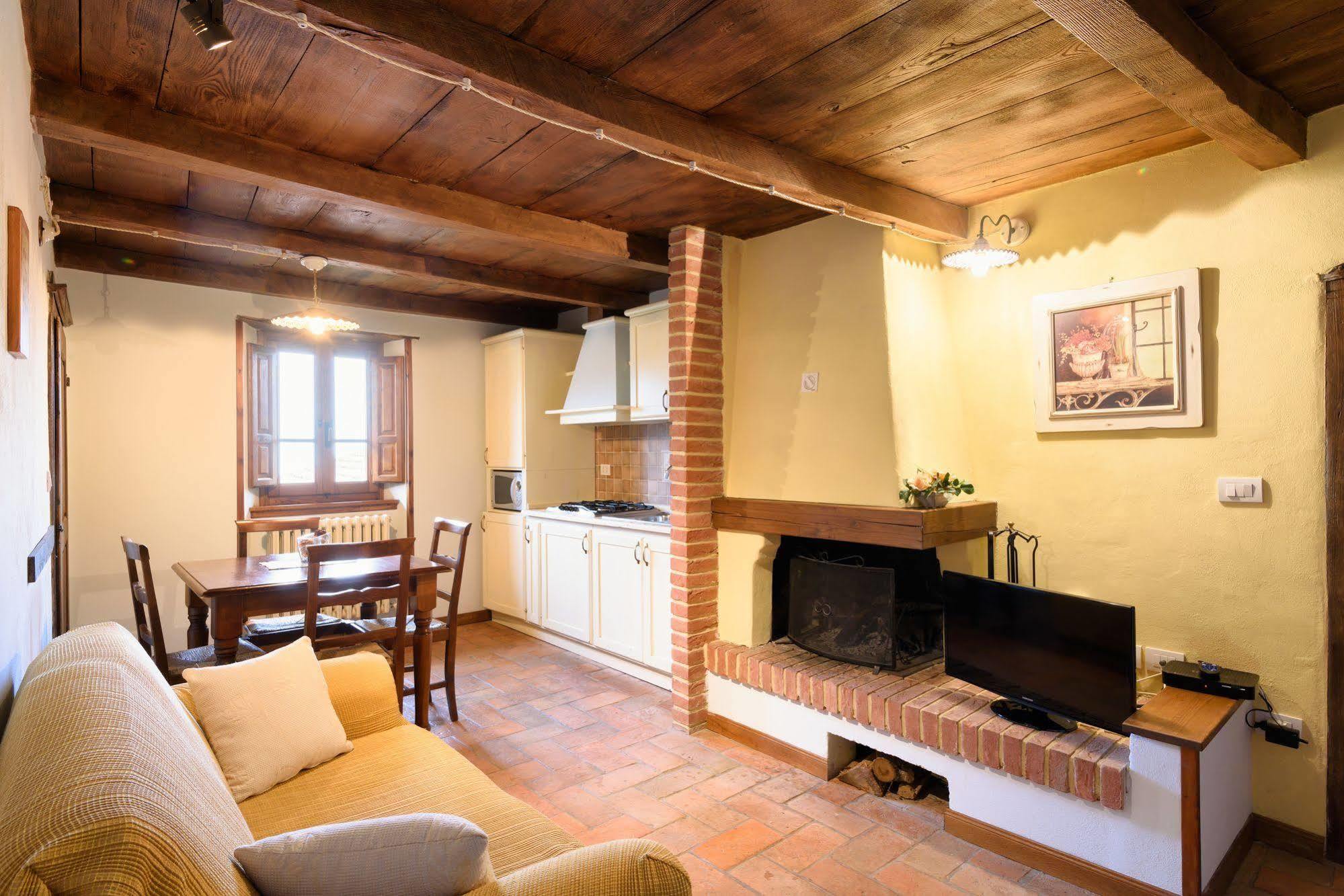 Borgo Dei Corsi Holiday House Reggiolo Екстериор снимка