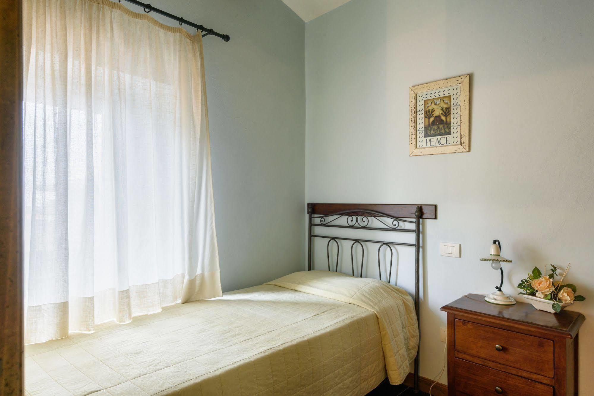 Borgo Dei Corsi Holiday House Reggiolo Екстериор снимка